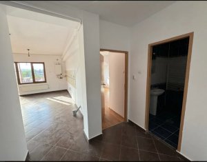 Lakás 3 szobák eladó on Floresti