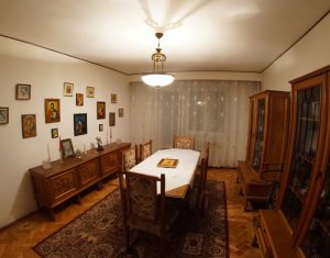 Appartement 3 chambres à vendre dans Cluj-napoca, zone Manastur