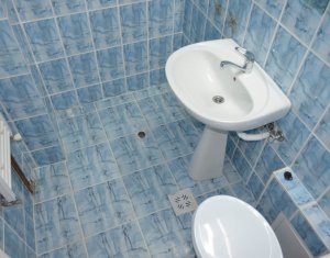 Lakás 4 szobák eladó on Cluj-napoca, Zóna Manastur