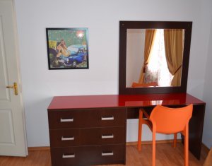 Lakás 4 szobák eladó on Cluj-napoca, Zóna Manastur