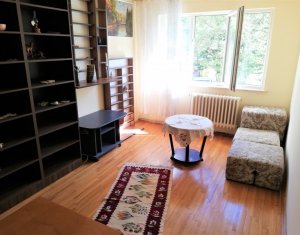 Appartement 4 chambres à vendre dans Cluj-napoca, zone Manastur