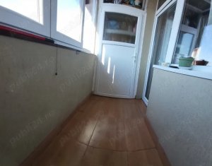 Lakás 3 szobák eladó on Floresti