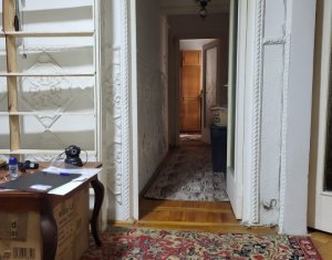 Lakás 3 szobák eladó on Cluj-napoca, Zóna Manastur
