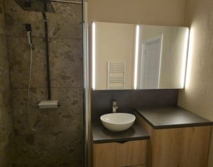 Lakás 3 szobák eladó on Floresti