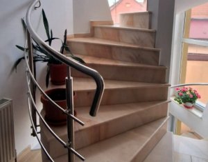 Maison 5 chambres à louer dans Cluj-napoca, zone Iris