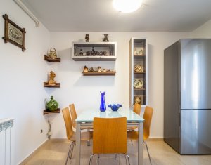 Lakás 3 szobák eladó on Floresti