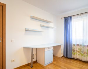 Lakás 3 szobák eladó on Floresti