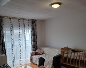 Lakás 2 szobák eladó on Floresti