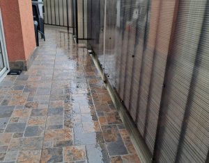 Lakás 3 szobák eladó on Floresti