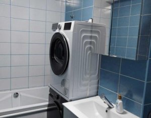 Lakás 3 szobák eladó on Floresti