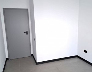 Lakás 3 szobák eladó on Floresti