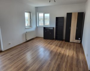 , 80m2 dans Floresti