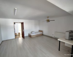 Appartement 3 chambres à louer dans Cluj-napoca, zone Someseni