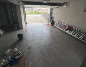 House 4 rooms for sale in Floresti