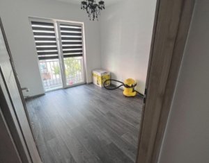 House 4 rooms for sale in Floresti