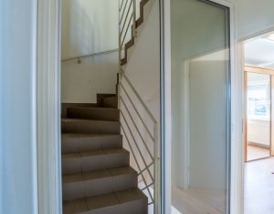 Maison 5 chambres à vendre dans Floresti