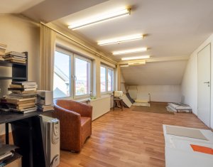 Maison 5 chambres à vendre dans Floresti