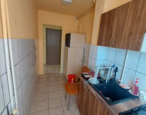 Lakás 4 szobák eladó on Cluj-napoca, Zóna Manastur