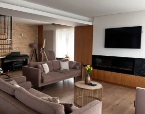 Appartement 5 chambres à vendre dans Cluj-napoca, zone Buna Ziua