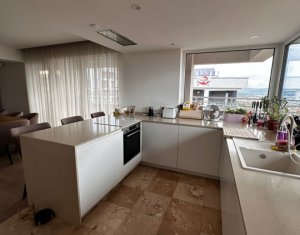 Appartement 5 chambres à vendre dans Cluj-napoca, zone Buna Ziua