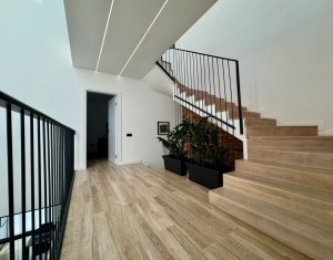Maison 6 chambres à vendre dans Cluj-napoca, zone Andrei Muresanu