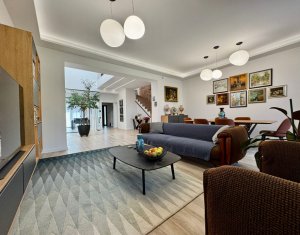 Maison 6 chambres à vendre dans Cluj-napoca, zone Andrei Muresanu