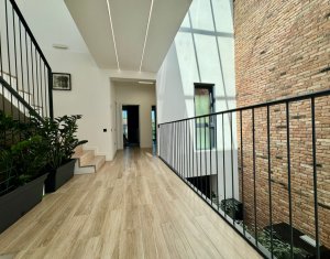 Maison 6 chambres à vendre dans Cluj-napoca, zone Andrei Muresanu