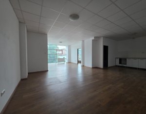 , 75m2 dans Cluj-napoca, zone Bulgaria