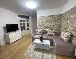 Appartement 3 chambres à louer dans Cluj-napoca, zone Zorilor