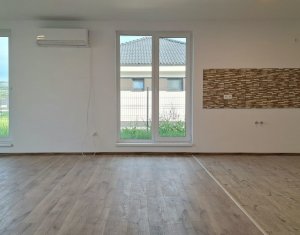 Maison 4 chambres à louer dans Corusu, zone Centru