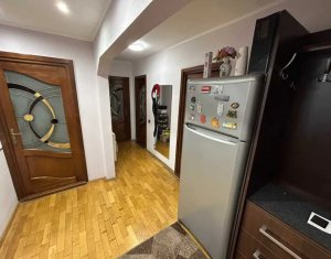 Appartement 3 chambres à vendre dans Cluj-napoca, zone Manastur