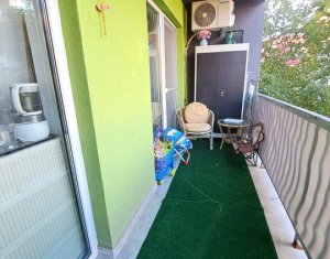 Lakás 3 szobák eladó on Floresti