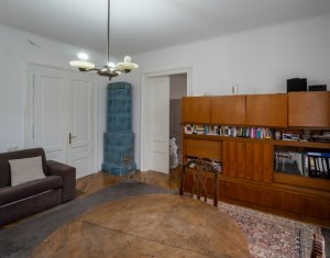 Maison 5 chambres à vendre dans Cluj-napoca, zone Andrei Muresanu