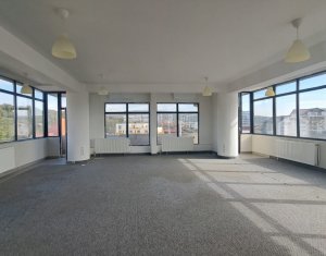 Bureau à louer dans Cluj-napoca, zone Iris
