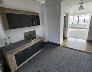 Bureau à louer dans Cluj-napoca, zone Iris