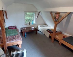 Nyaralók eladó on Belis