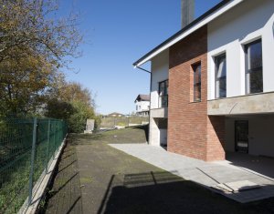 Maison 5 chambres à vendre dans Chinteni