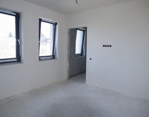 Maison 5 chambres à vendre dans Chinteni