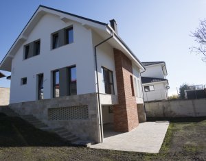 Maison 5 chambres à vendre dans Chinteni
