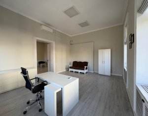 Bureau à louer dans Cluj-napoca, zone Centru