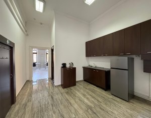 Bureau à louer dans Cluj-napoca, zone Centru