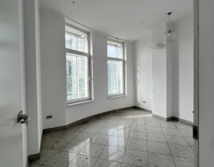 Spatiu comercial sau birouri 204mp piata Cipariu mezanin