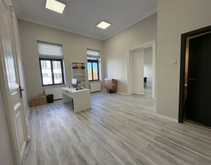 Bureau à louer, 51.05m2 dans Cluj-napoca, zone Centru