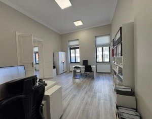 Bureau à louer dans Cluj-napoca, zone Centru