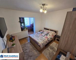 Appartement 3 chambres à vendre dans Cluj-napoca, zone Intre Lacuri