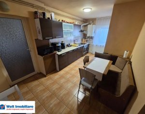Appartement 3 chambres à vendre dans Cluj-napoca, zone Intre Lacuri