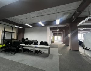 Bureau à louer, 830m2 dans Cluj-napoca, zone Centru