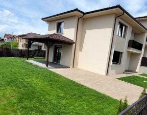 Maison 4 chambres à vendre dans Chinteni