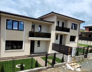 Maison 4 chambres à vendre dans Chinteni