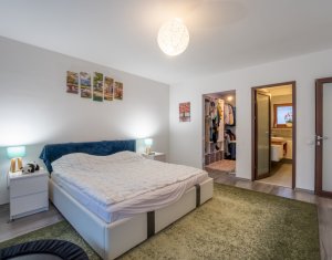 Maison 5 chambres à vendre dans Floresti